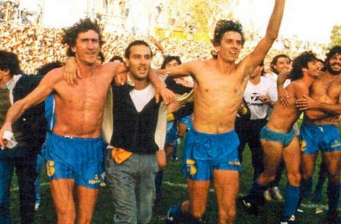 El plantel de Rosario Central festejando el título en 1987.